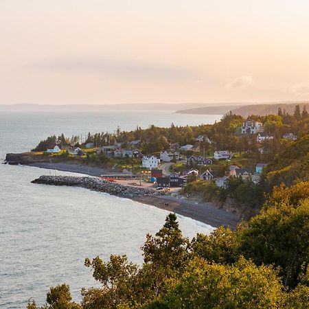 Tides Inn Guest Suites Halls Harbour Экстерьер фото