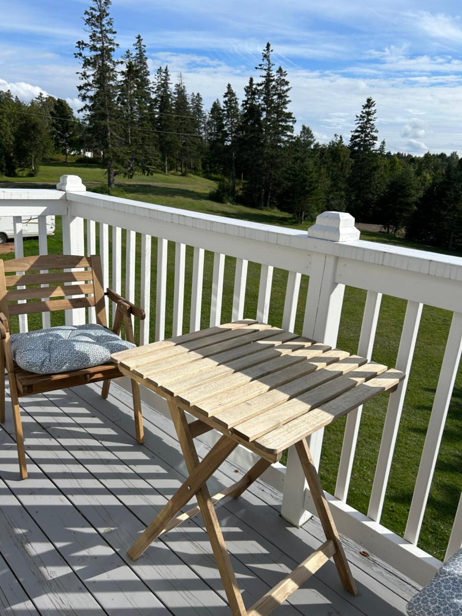 Tides Inn Guest Suites Halls Harbour Экстерьер фото