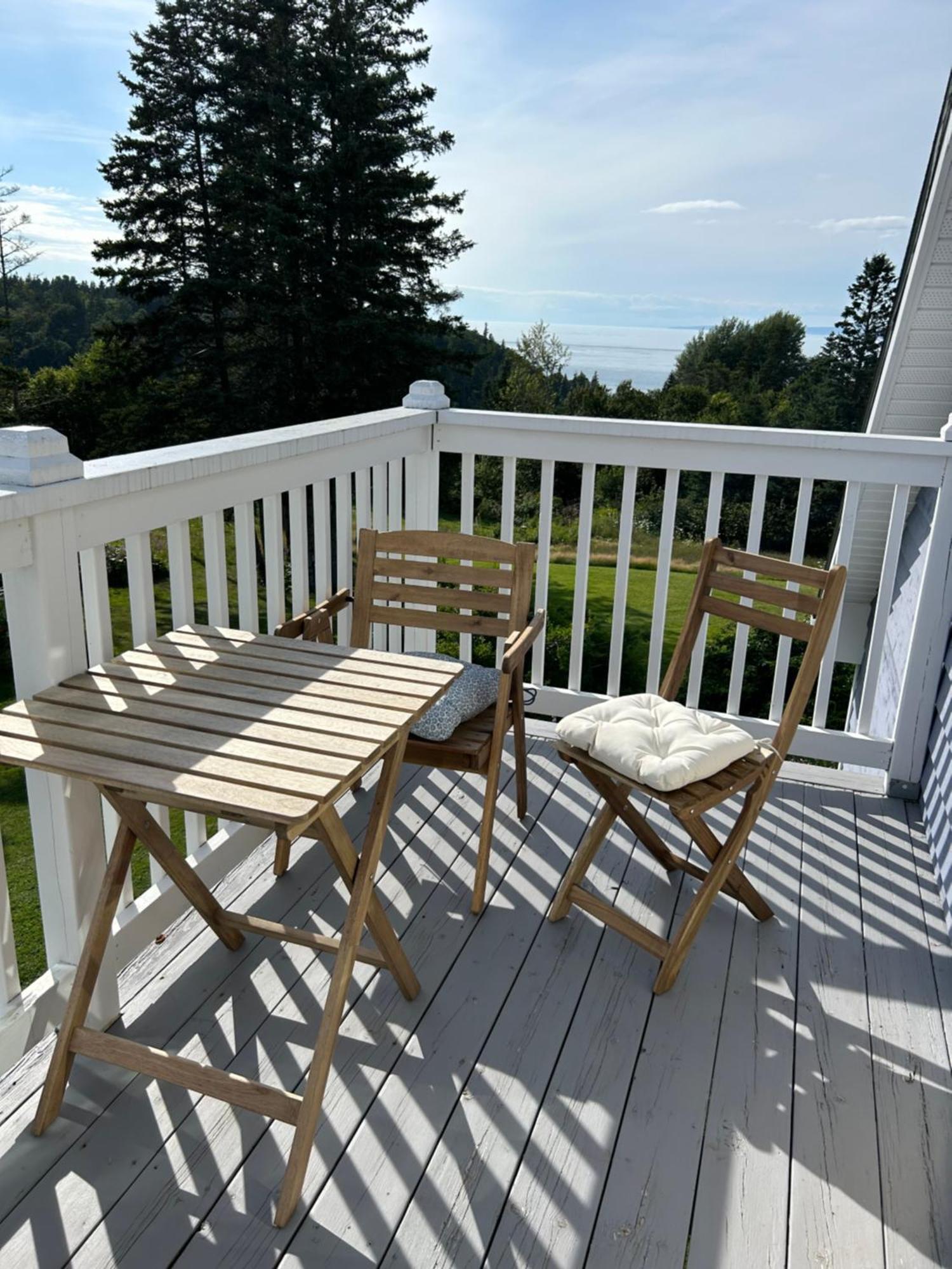 Tides Inn Guest Suites Halls Harbour Экстерьер фото