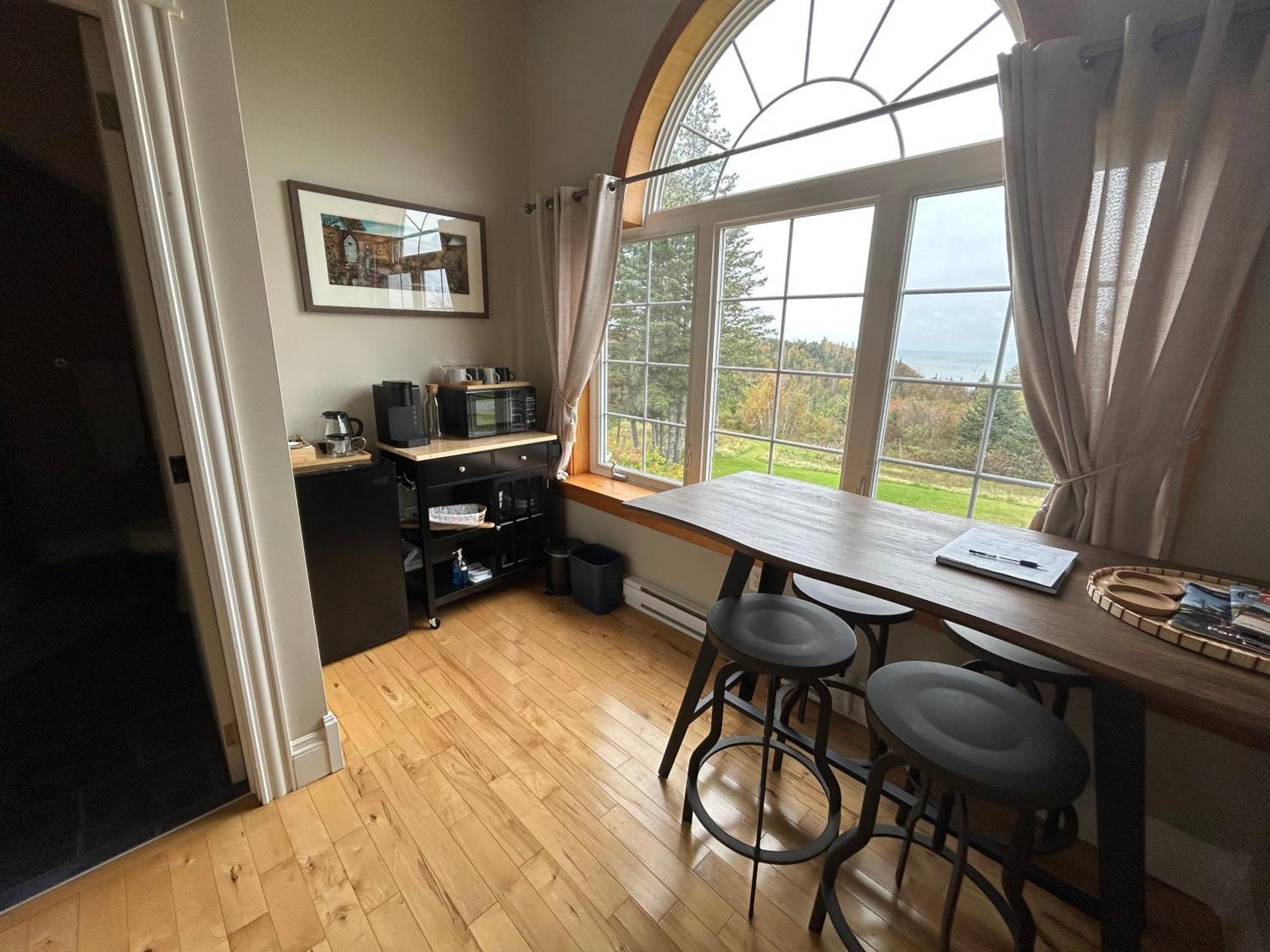 Tides Inn Guest Suites Halls Harbour Экстерьер фото