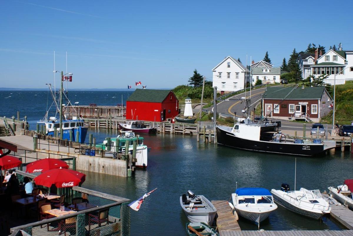 Tides Inn Guest Suites Halls Harbour Экстерьер фото