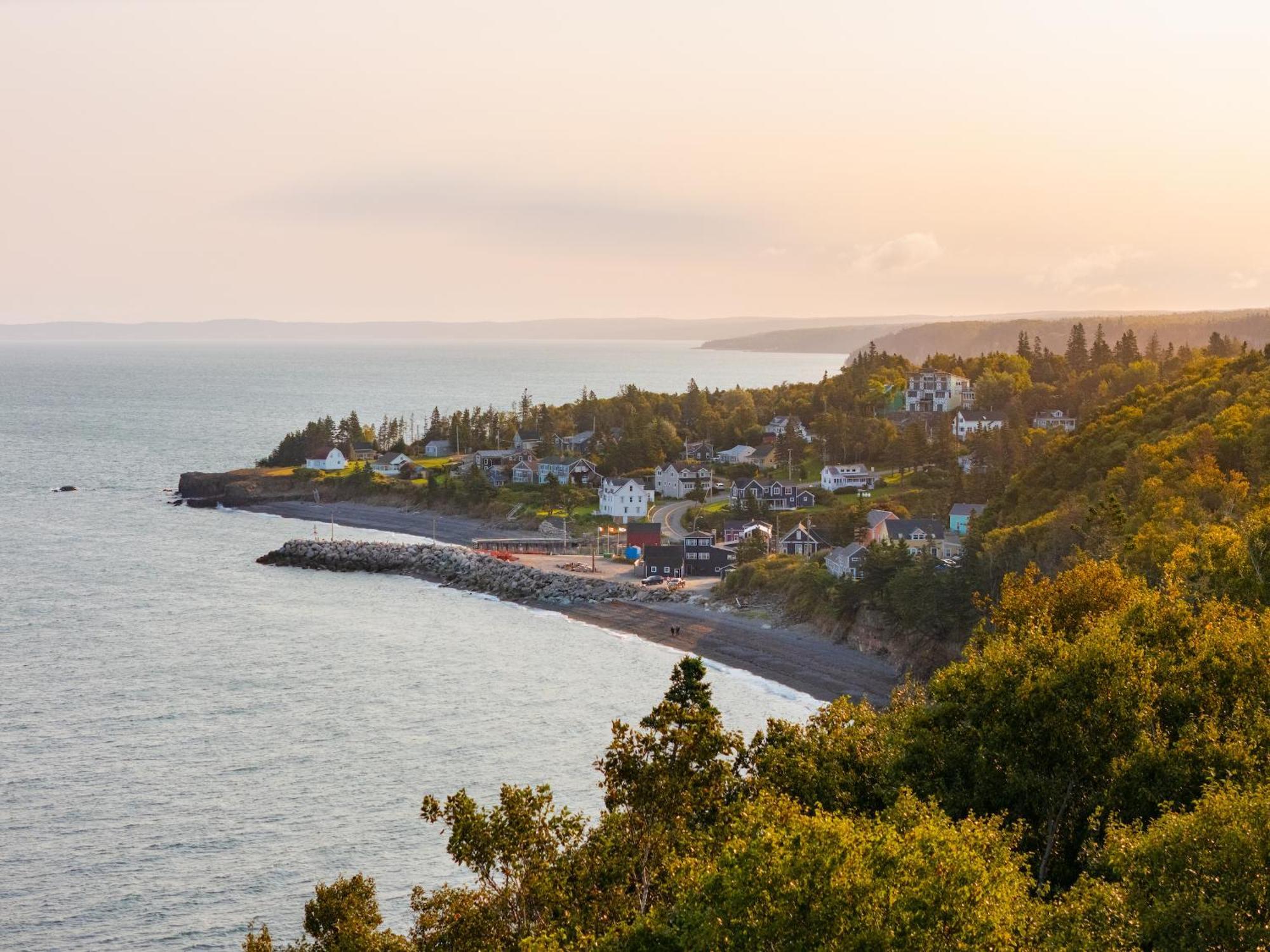 Tides Inn Guest Suites Halls Harbour Экстерьер фото